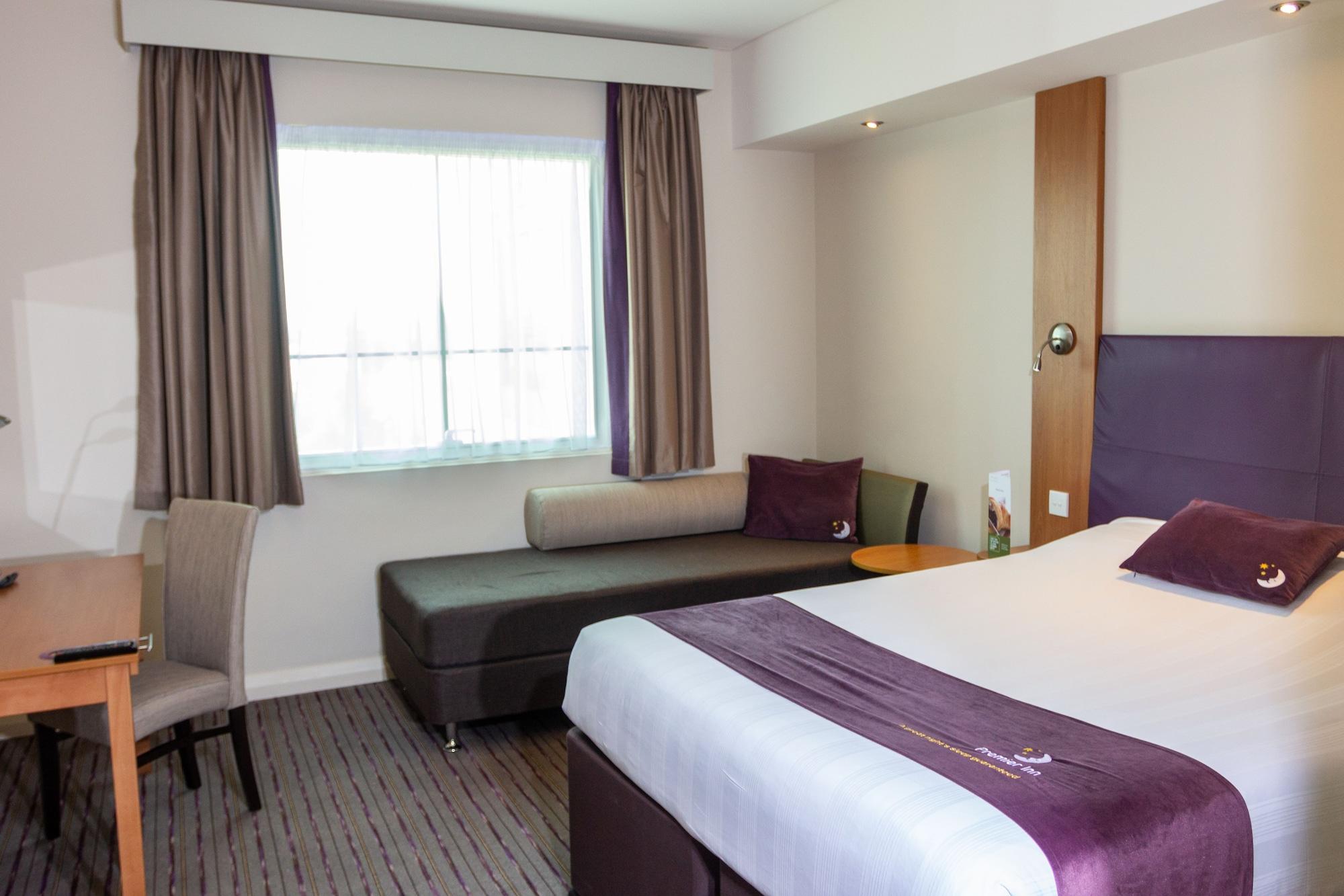 Premier Inn Abu Dhabi Capital Centre Extérieur photo